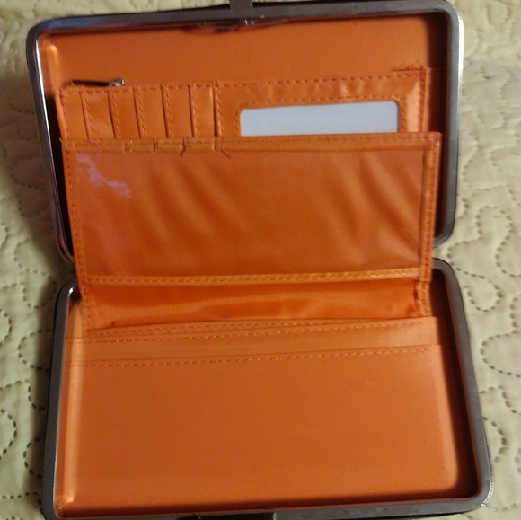 Cluth - Picture 2 of 4